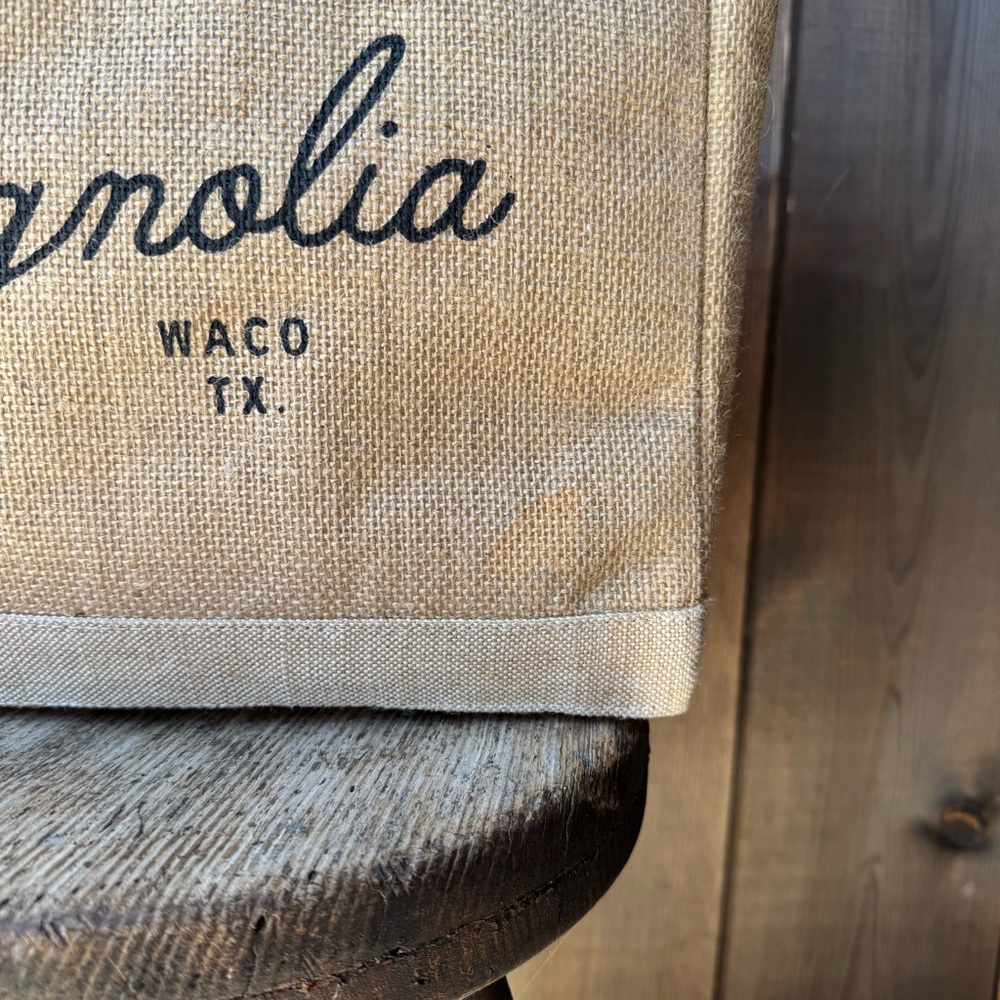 MAGNOLIA X APOLIS SCRIPT MARKET TOTE BAG - Picture 7 of 9